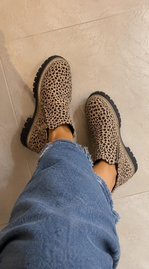 Customer photo review of ROSINA | BOTINES DE MUJER DE CUÑA LIGERA