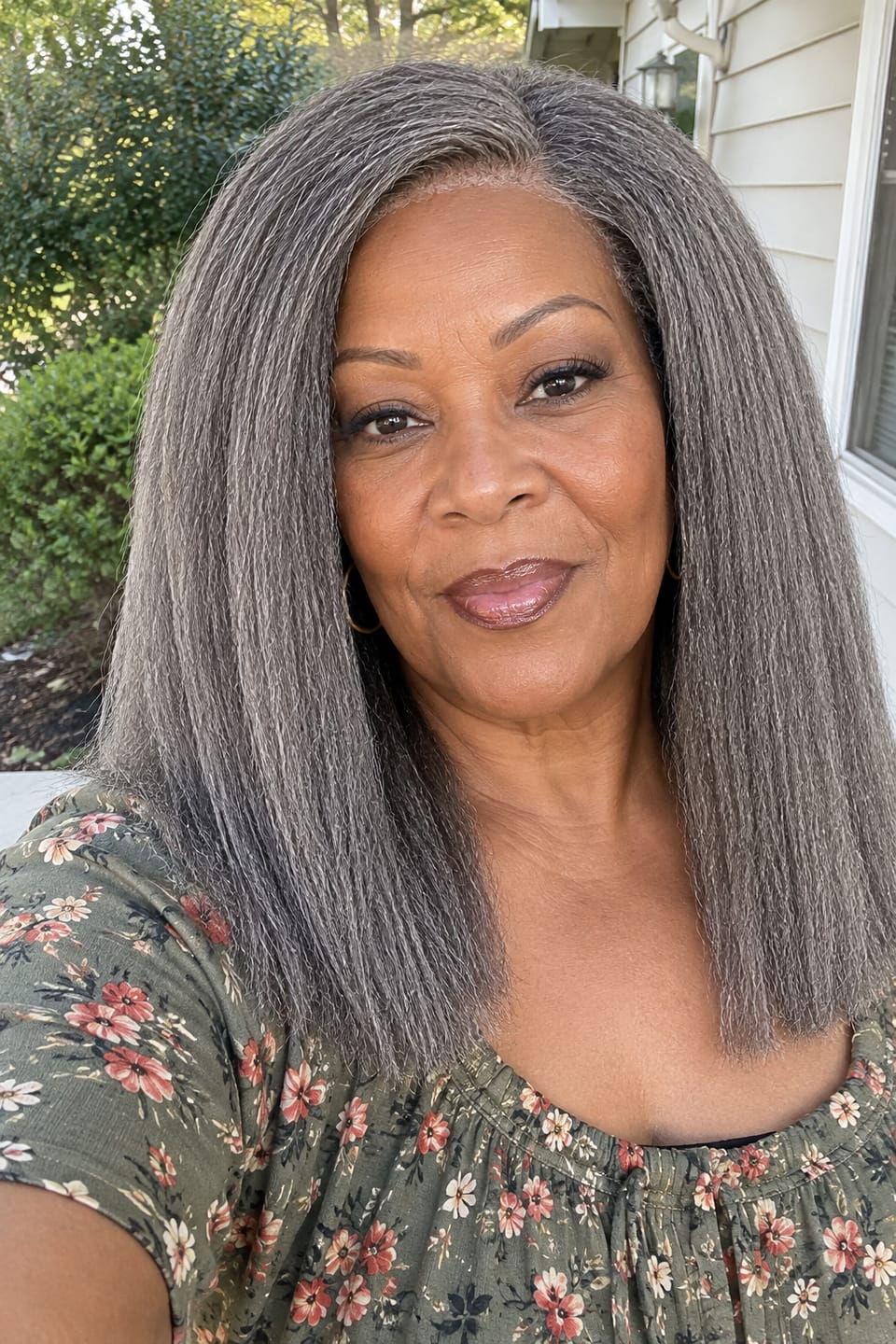 Customer photo review of Luvwin 5x5 Closure Kinky Straight Salt & Pepper Free Parting Glueless Wig