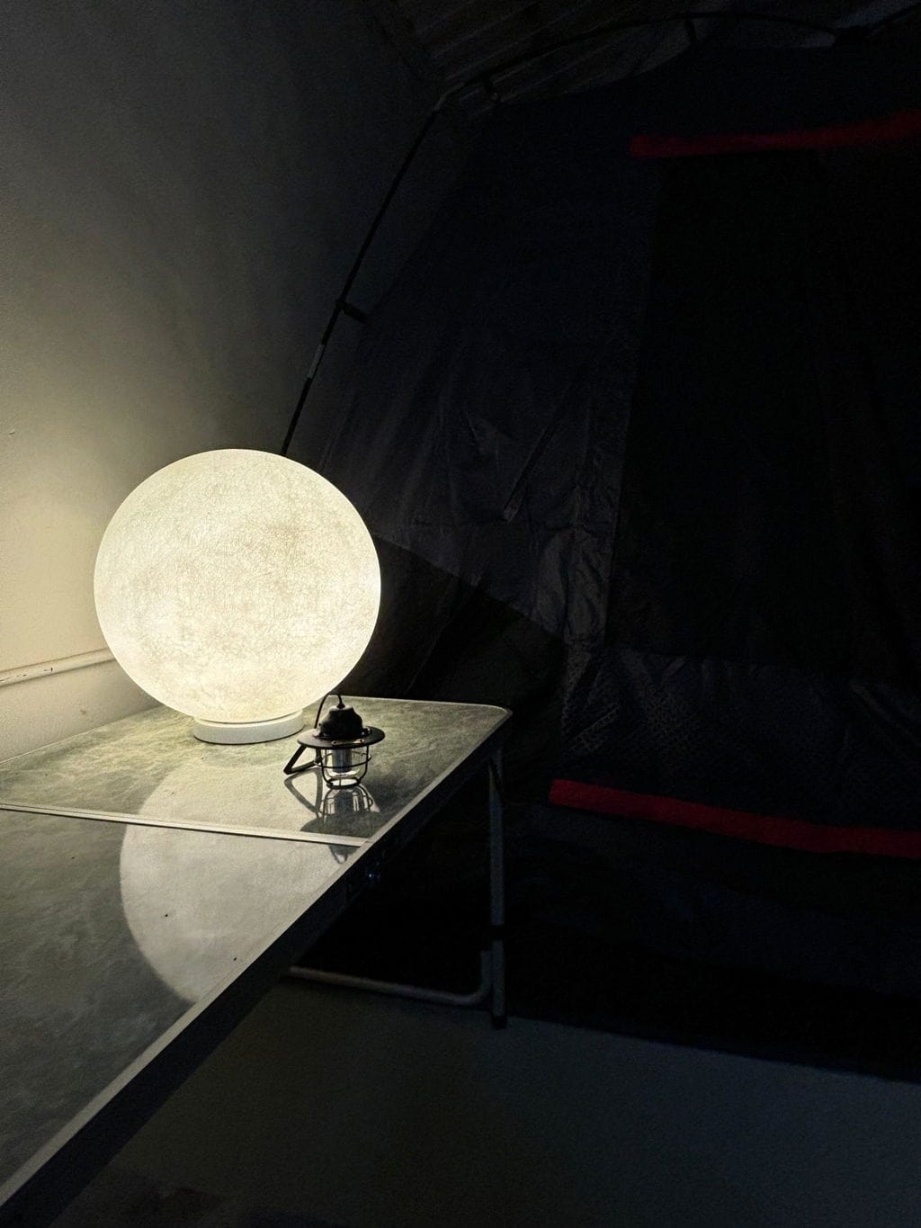 Customer photo review of Moon Surface Table Lamp, White Sphere, Integrated LED, 3000 K