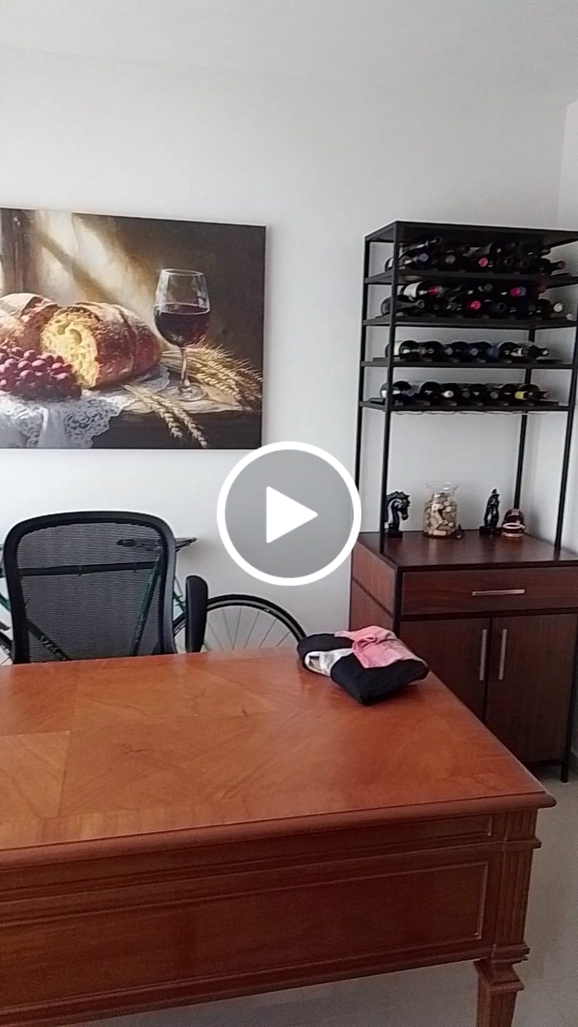 Customer video review of Pan y vino