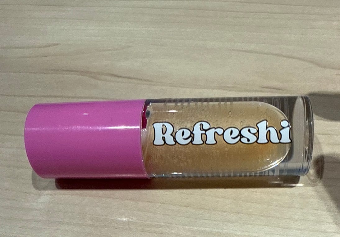 Customer photo review of Mystery Box Lip Oil Fruity Combo 👀🍓🥭