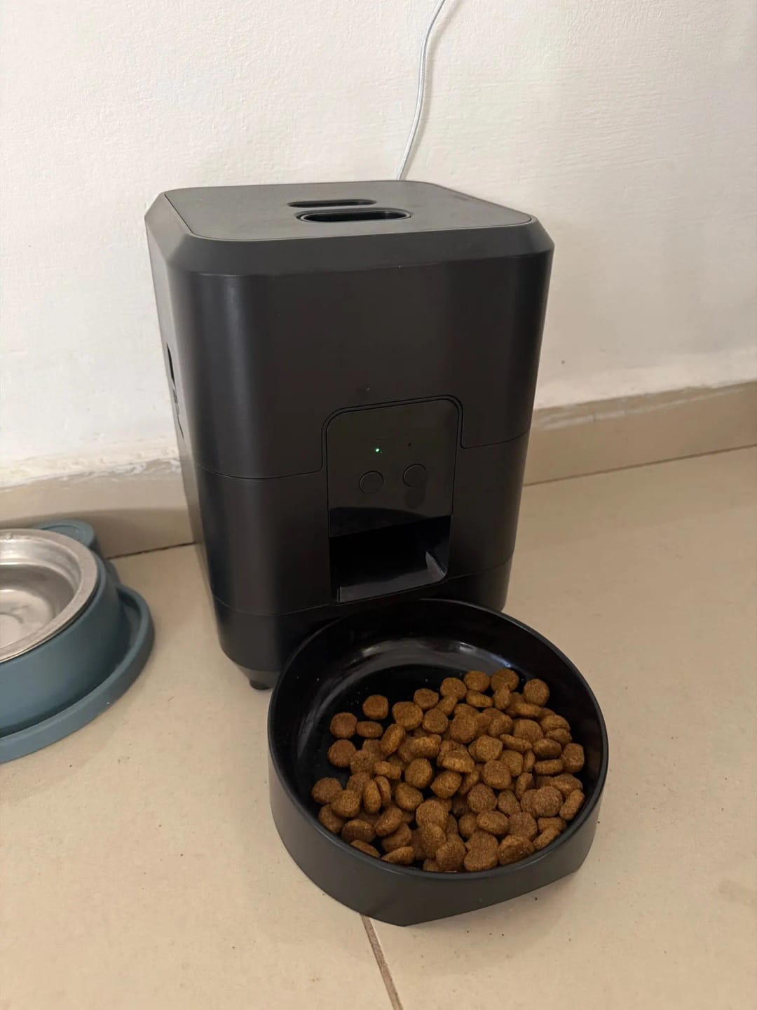 Customer photo review of Smart Pet Feeder Automatic Cat Feeder Dog Slow Food Machine With Timed Quantitative Automatic Cat Food Dispenser Cat Dog Bowl