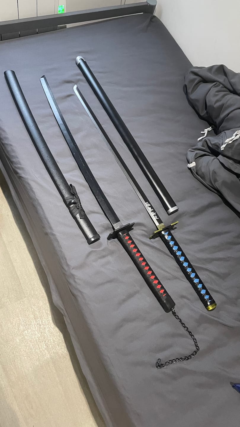 Customer photo review of Demon Slayer Muichiro Tokito Metal Katana Sword