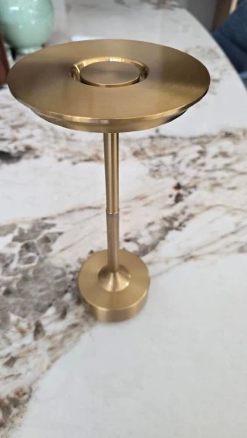 Customer photo review of Lampe de Table Sans Fil Rechargeable en Métal, Lampe de Chevet Tactile LED Design avec Variateur pour Maison et Restaurant - Domitille