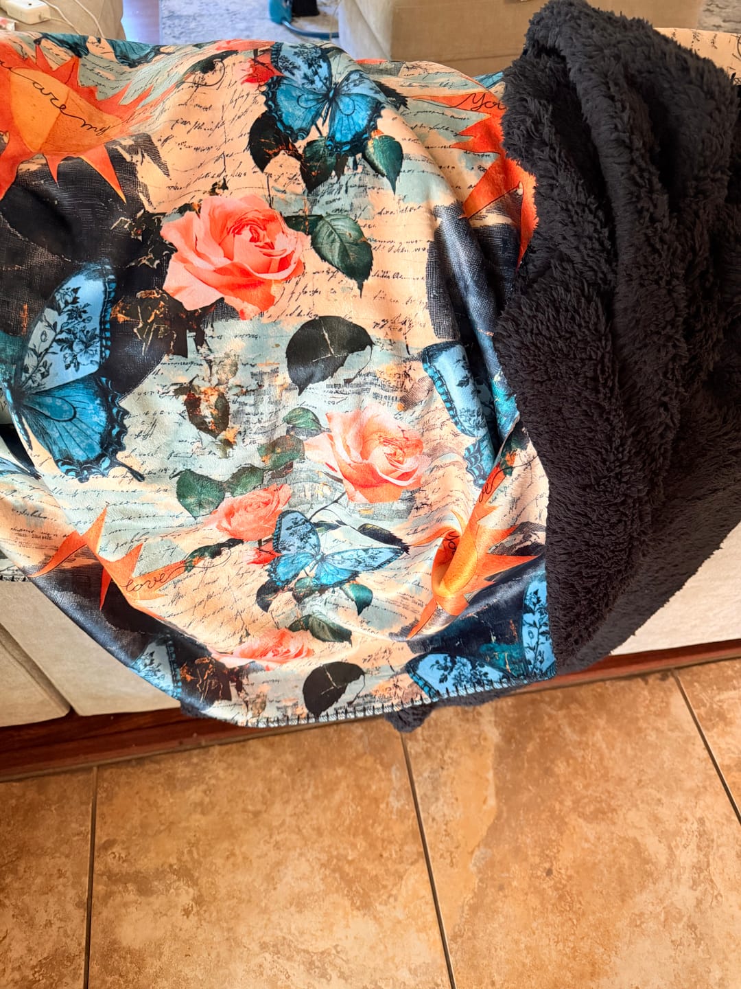 Customer photo review of Mink Sherpa Blanket 430 GSM