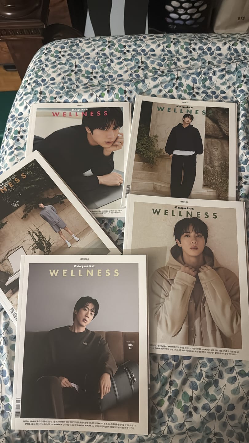 Customer photo review of BTS JIN - ESQUIRE WELLNESS BOOK 2026 OCTOBER ISSUE COVER SET