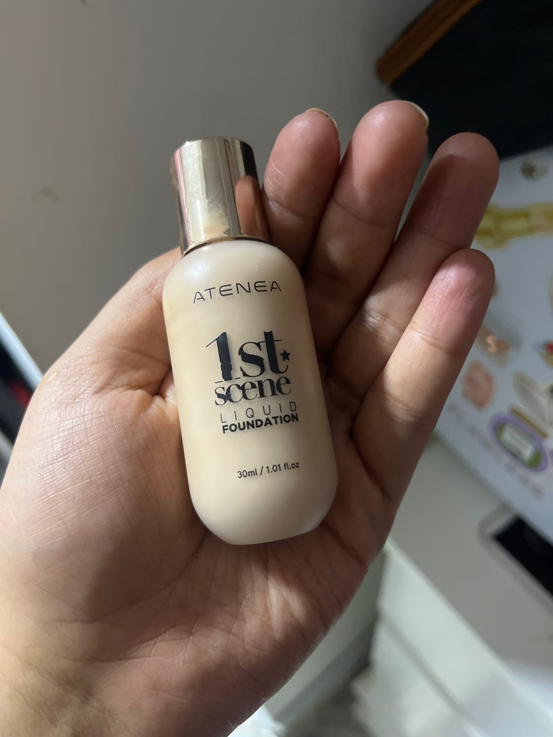 Customer photo review of BASE DE MAQUILLAJE LÍQUIDA 1ST SCENE