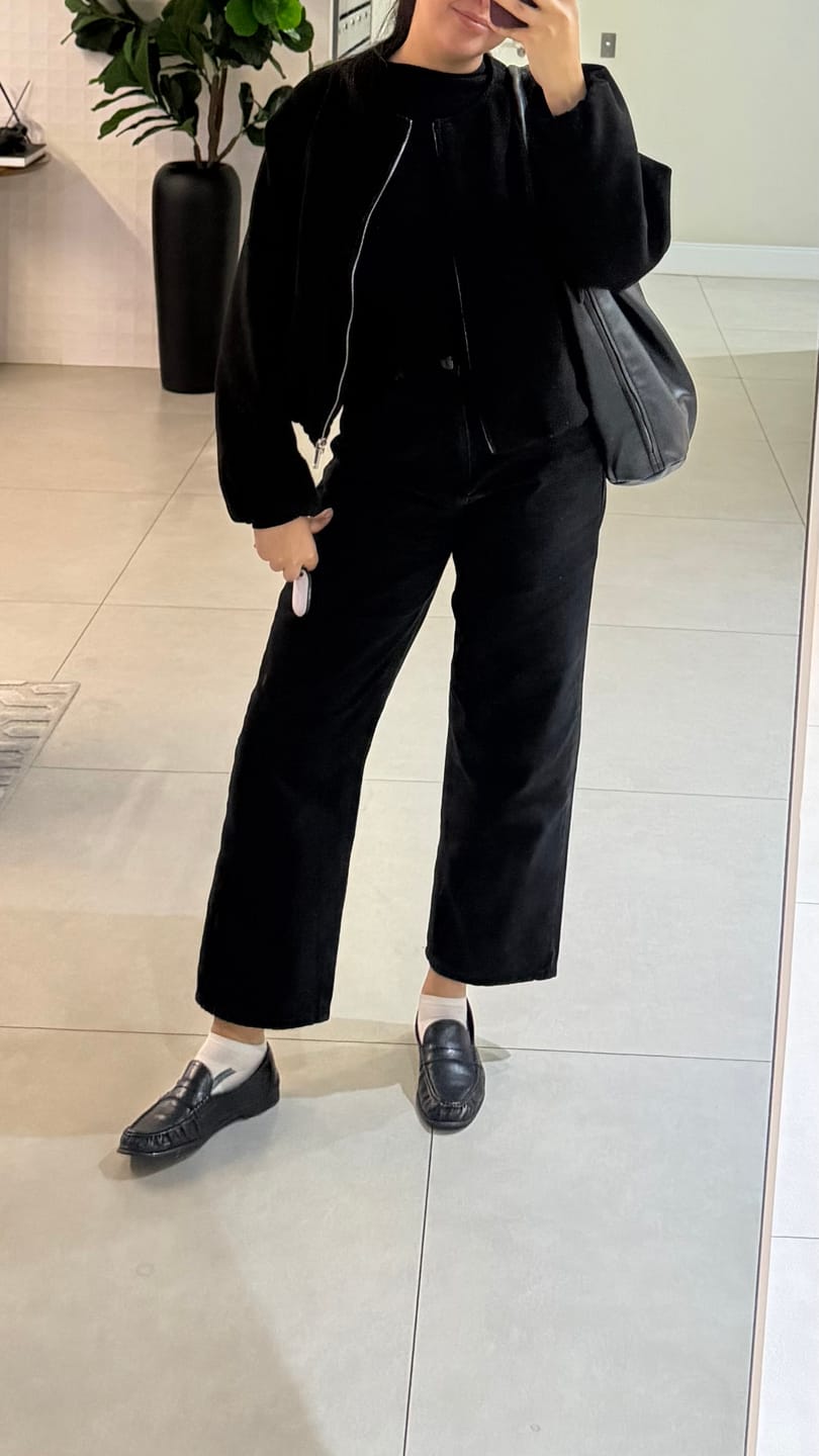 Customer photo review of Calça Jeans Reta Araçá Preta