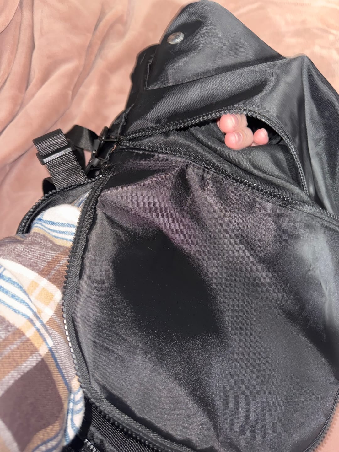 Customer photo review of SPORTY NYLON SQUARE BACKPACK BLACK