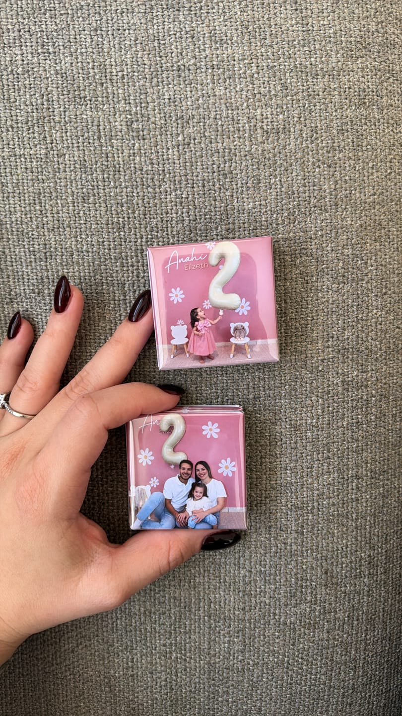 Customer photo review of (20) Imanes Personalizados 2x2