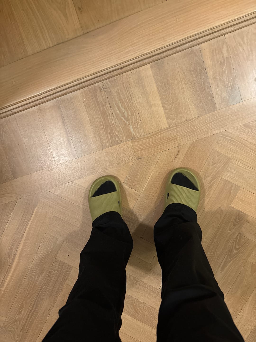 Customer photo review of HappyFlops Nordics