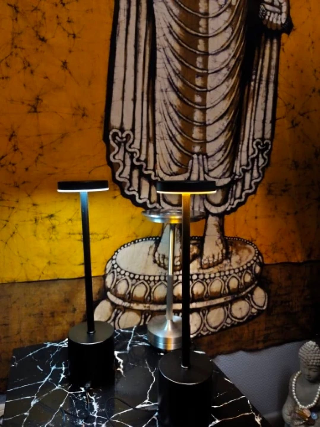 Customer photo review of Lampe à Poser Sans Fil LED Rechargeable, Lampe de Table Tactile Minimaliste à Intensité Variable pour Chevet, Salon et Salle à Manger - Ysaline