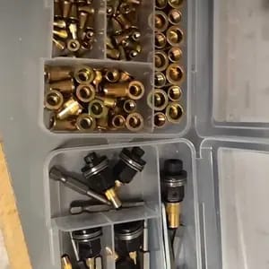 Customer photo review of Ferramenta manual para porcas rebitáveis em aço carbono