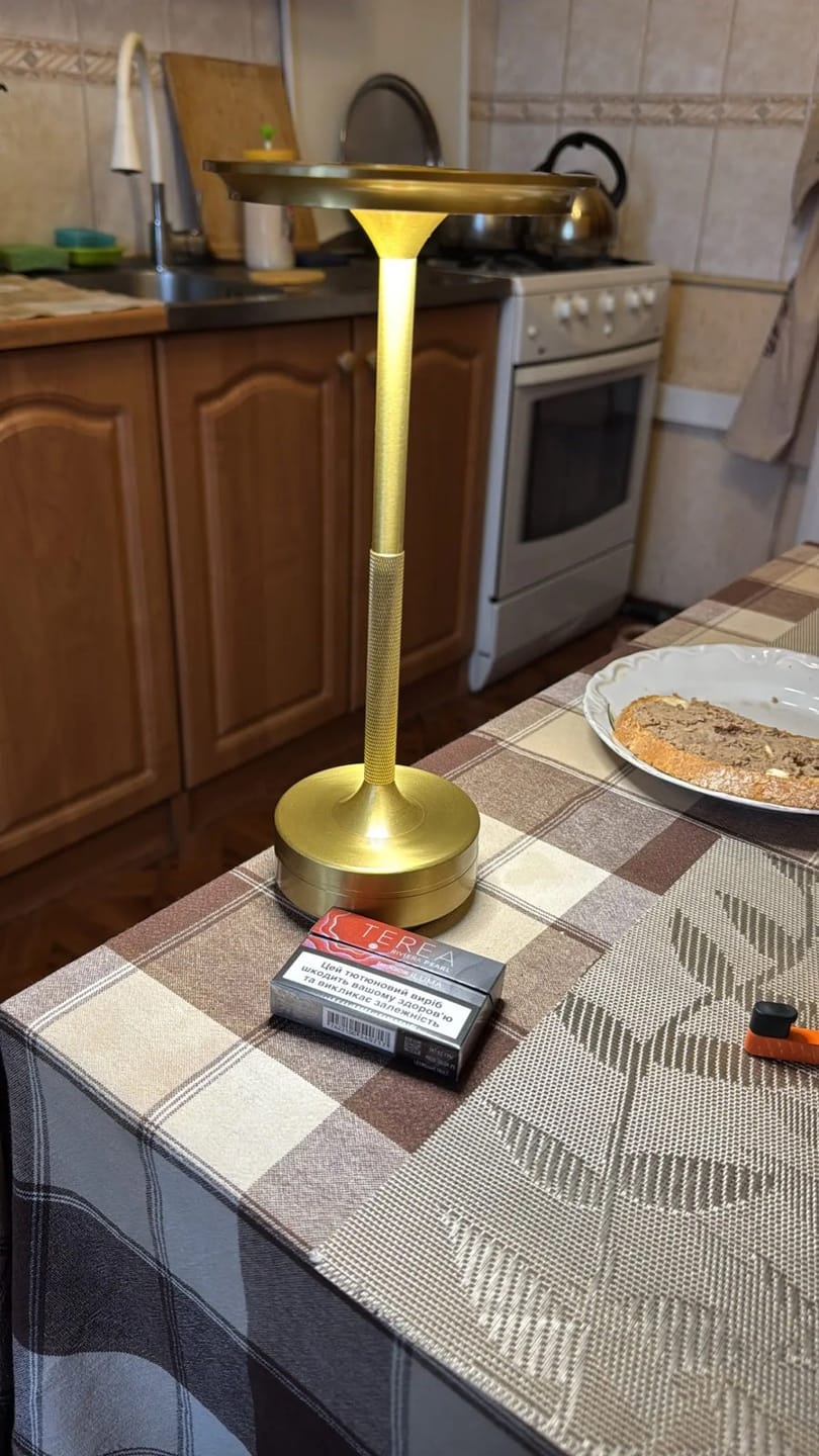 Customer photo review of Lampe de Table Sans Fil Rechargeable en Métal, Lampe de Chevet Tactile LED Design avec Variateur pour Maison et Restaurant - Domitille