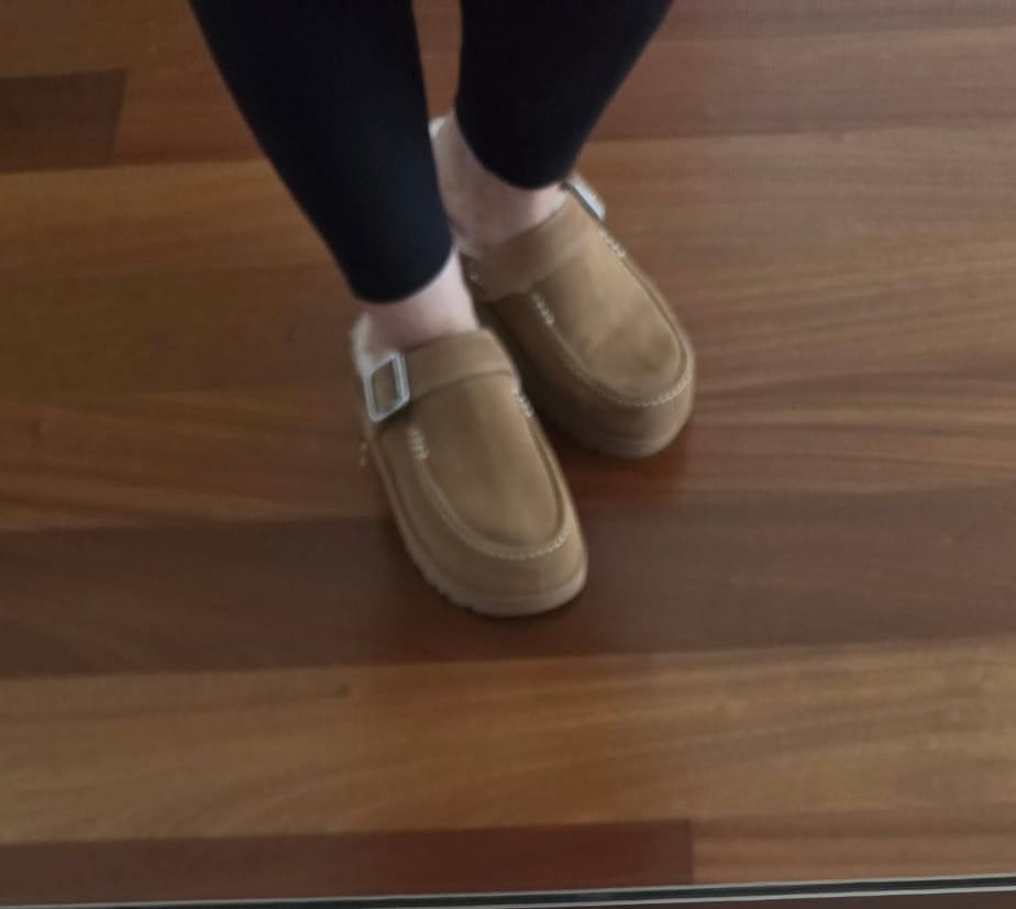 Customer photo review of UGG Women's Goldenstar Evelina Clog Chestnut