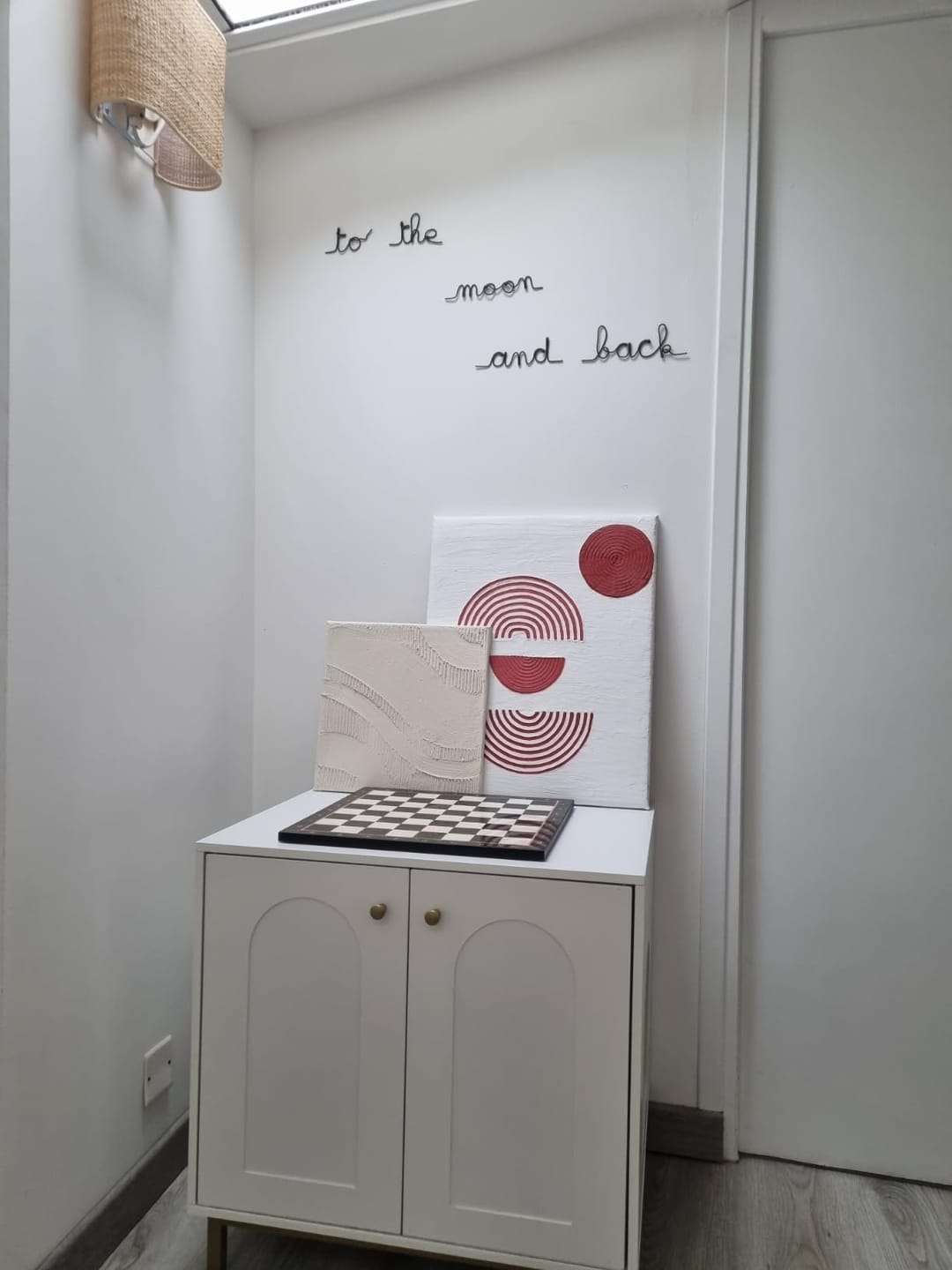 Customer photo review of Meuble cache-litière blanc et or — Kube