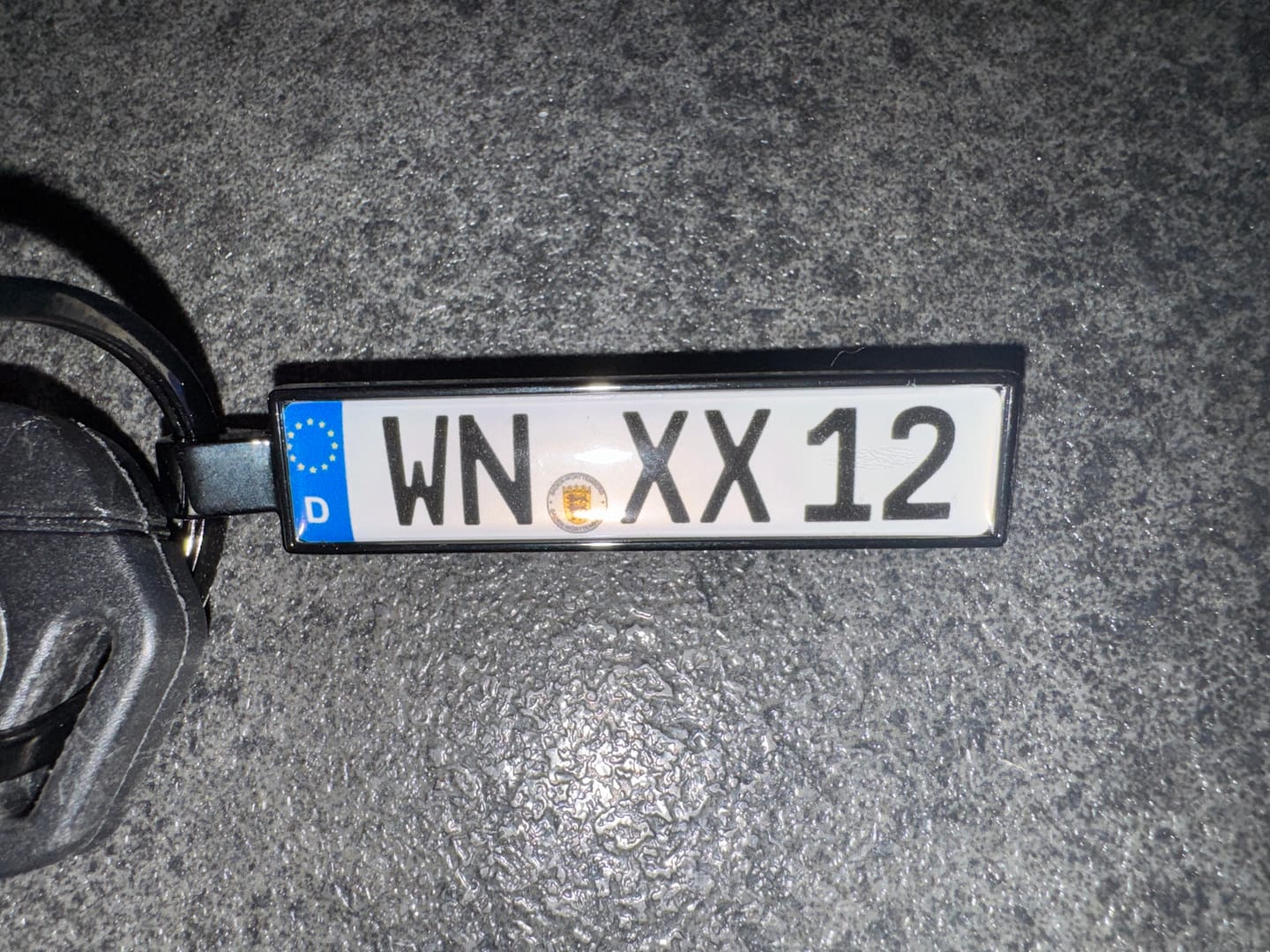 Customer photo review of Kennzeichen Schlüsselanhänger Mini Nummernschild Metall