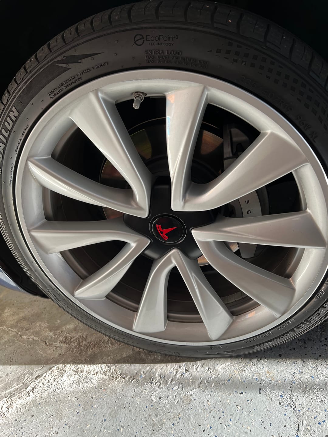 Customer photo review of Aluminum Alloy Wheel Rim Protector Rim Case for Tesla All Models (4 PCS) (2012-2025)