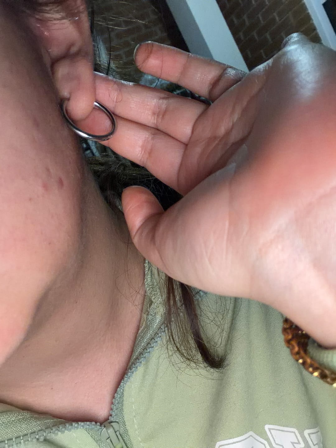 Customer photo review of Aretes Corin Plata