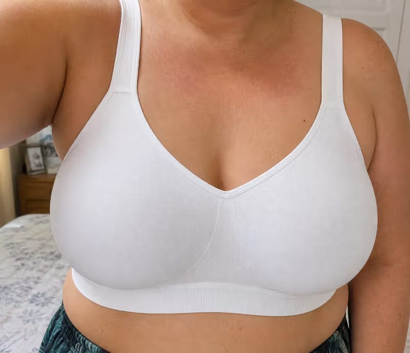 Customer photo review of Veiora® Premium Wireless Shaper Bra