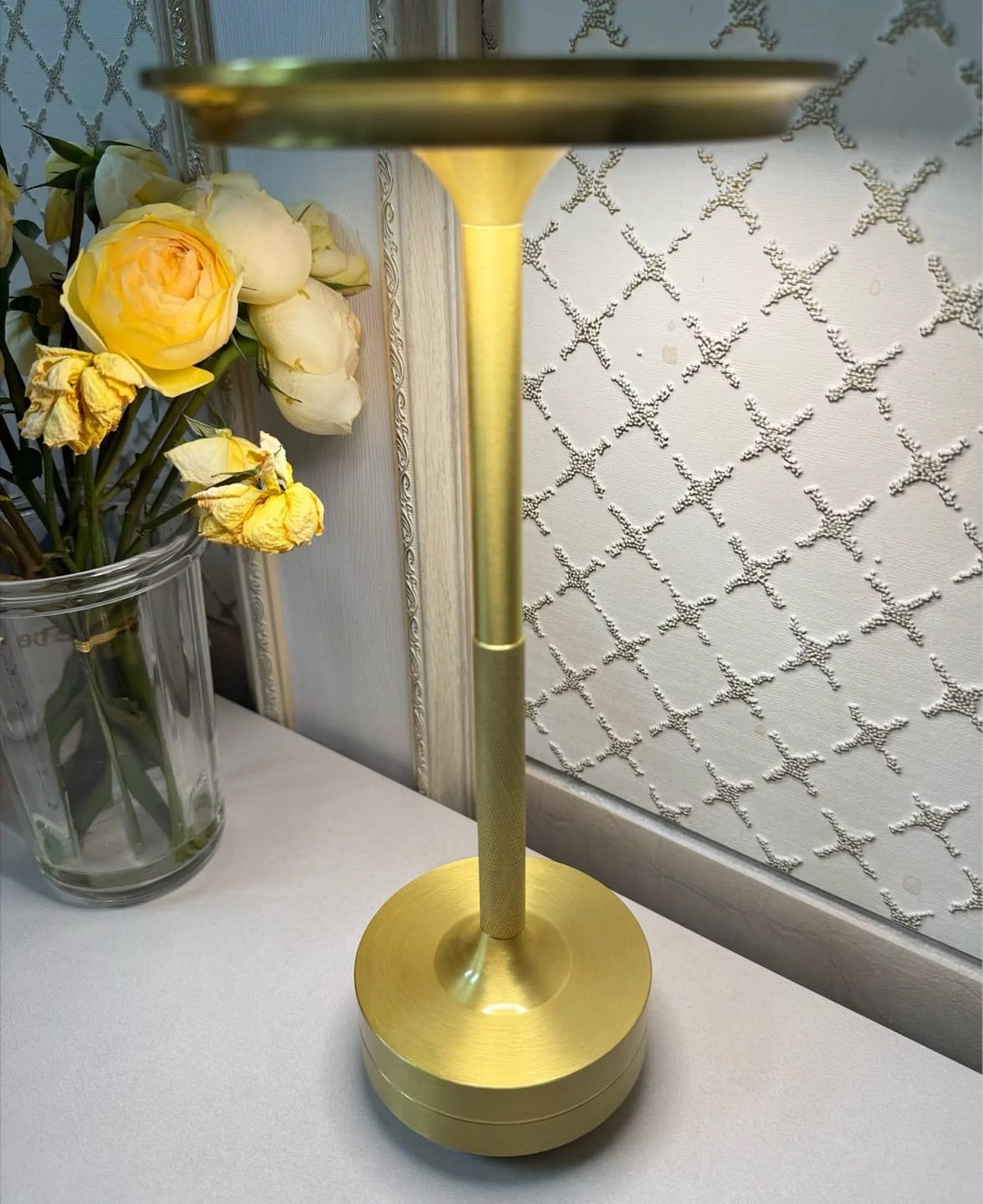 Customer photo review of Lampe de Table Sans Fil Rechargeable en Métal, Lampe de Chevet Tactile LED Design avec Variateur pour Maison et Restaurant - Domitille