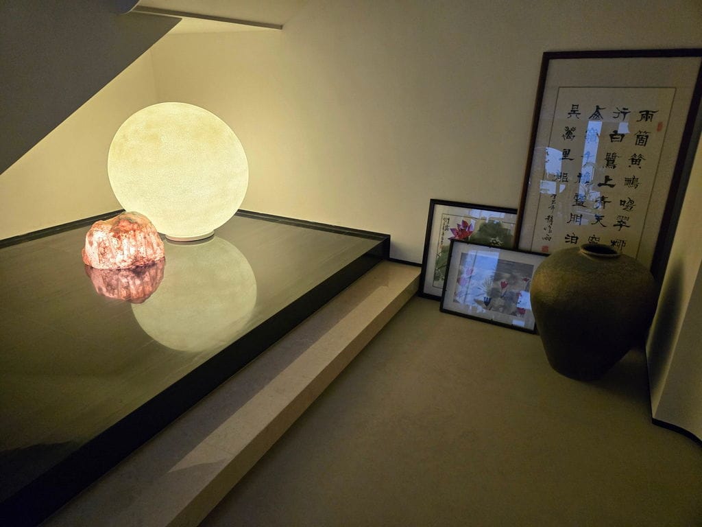Customer photo review of Moon Surface Table Lamp, White Sphere, Integrated LED, 3000 K