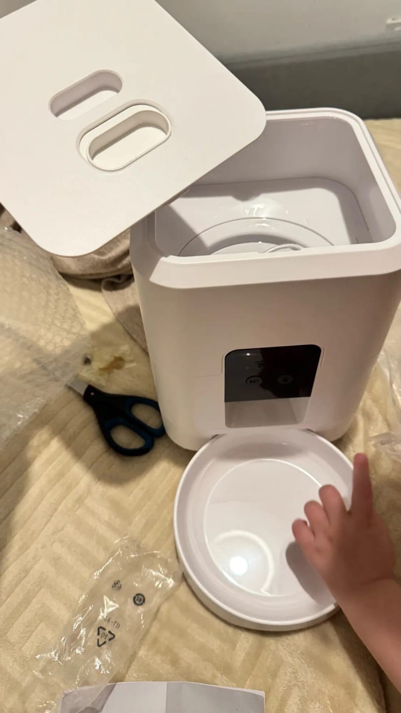 Customer photo review of Smart Pet Feeder Automatic Cat Feeder Dog Slow Food Machine With Timed Quantitative Automatic Cat Food Dispenser Cat Dog Bowl