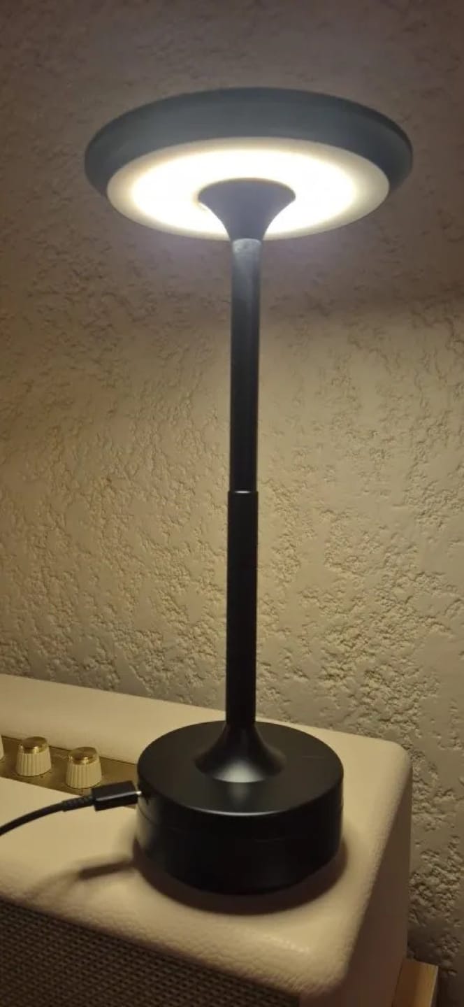 Customer photo review of Lampe de Table Sans Fil Rechargeable en Métal, Lampe de Chevet Tactile LED Design avec Variateur pour Maison et Restaurant - Domitille