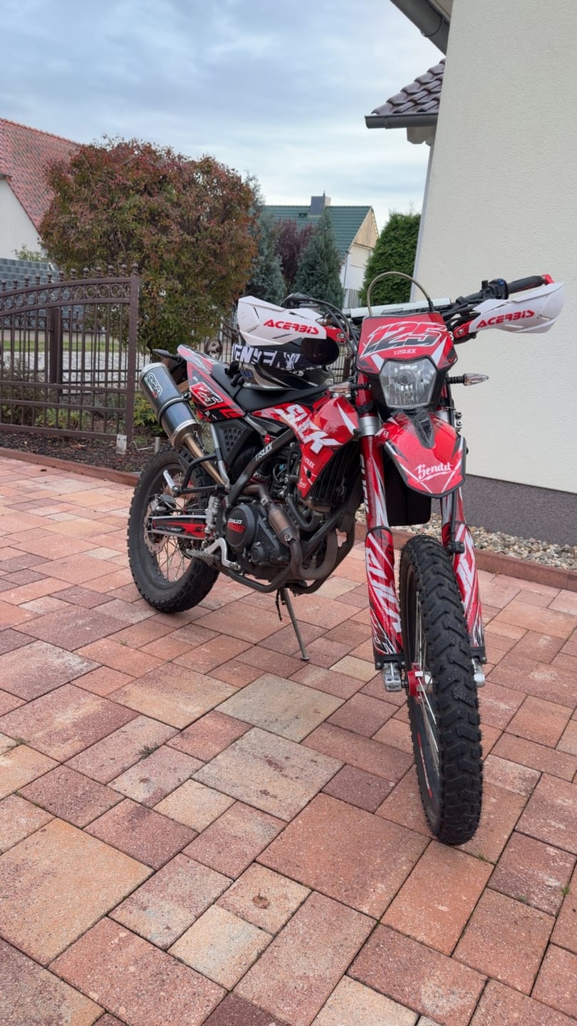 Customer photo review of BLOODLINE - GRAPHICS KIT