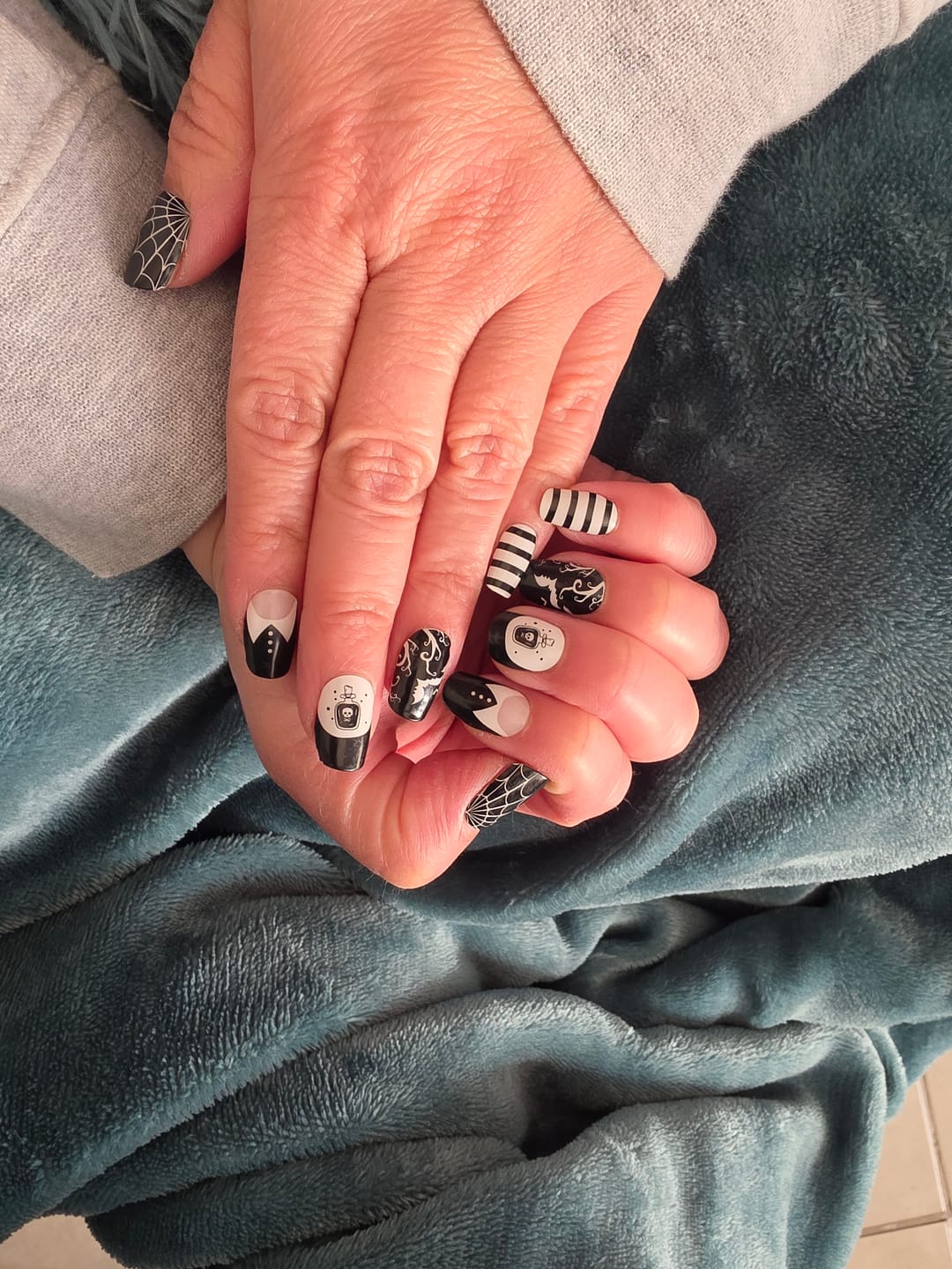 Customer photo review of Dark Spell | GEL