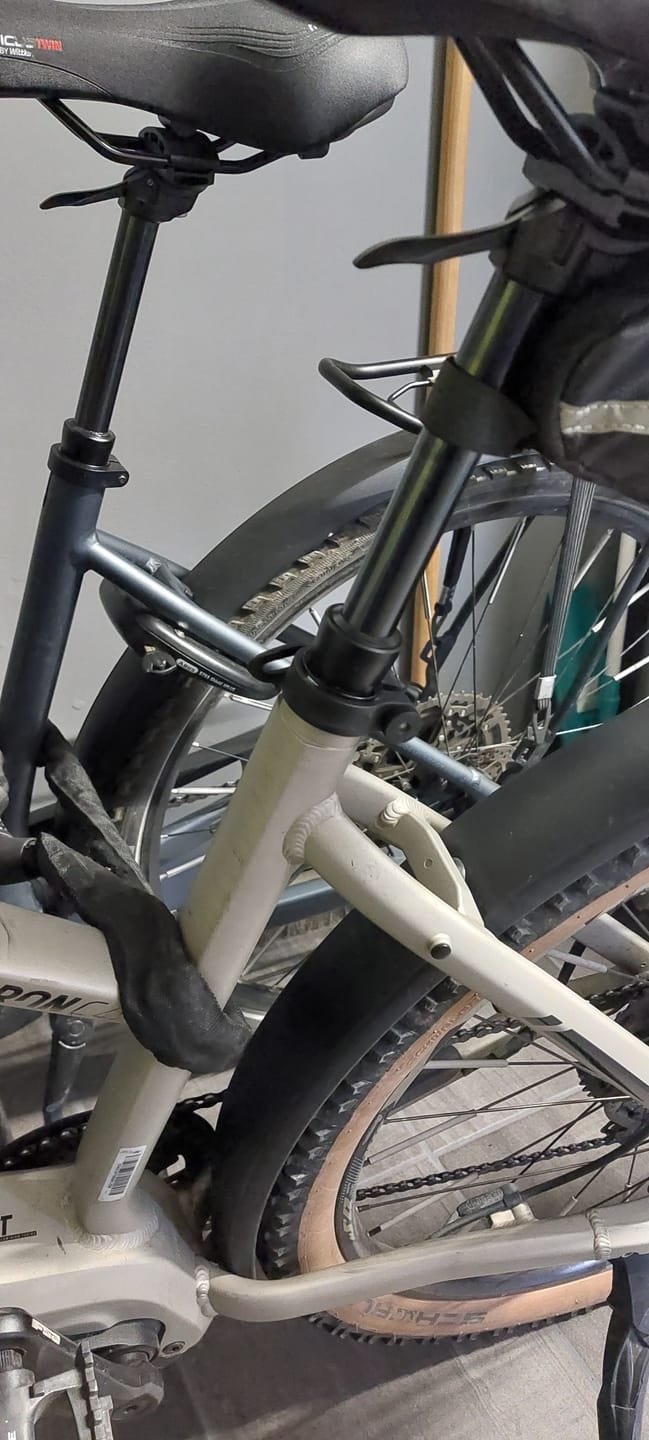 Customer photo review of HENMI Sattelstütze Gefedert mit Hydraulik-Dämpfung für 27,2/30,9/31,6mm Luftdruck Hydraulische Absenkbare Sattelstütze für MTB, Gravel & E-MTB inkl. 2 Reduzierhülsen|max. Belastung 130 kg