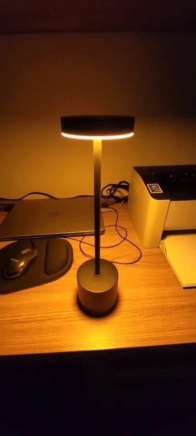 Customer photo review of Lampe à Poser Sans Fil LED Rechargeable, Lampe de Table Tactile Minimaliste à Intensité Variable pour Chevet, Salon et Salle à Manger - Ysaline