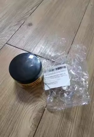 Customer photo review of BeeVita crema para bienestar articular en rodillas, codos y hombros.