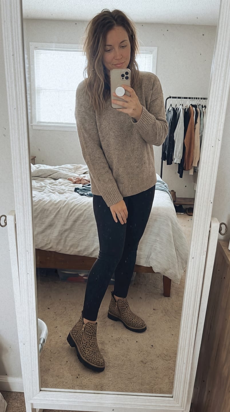 Customer photo review of ROSINA | BOTINES DE MUJER DE CUÑA LIGERA