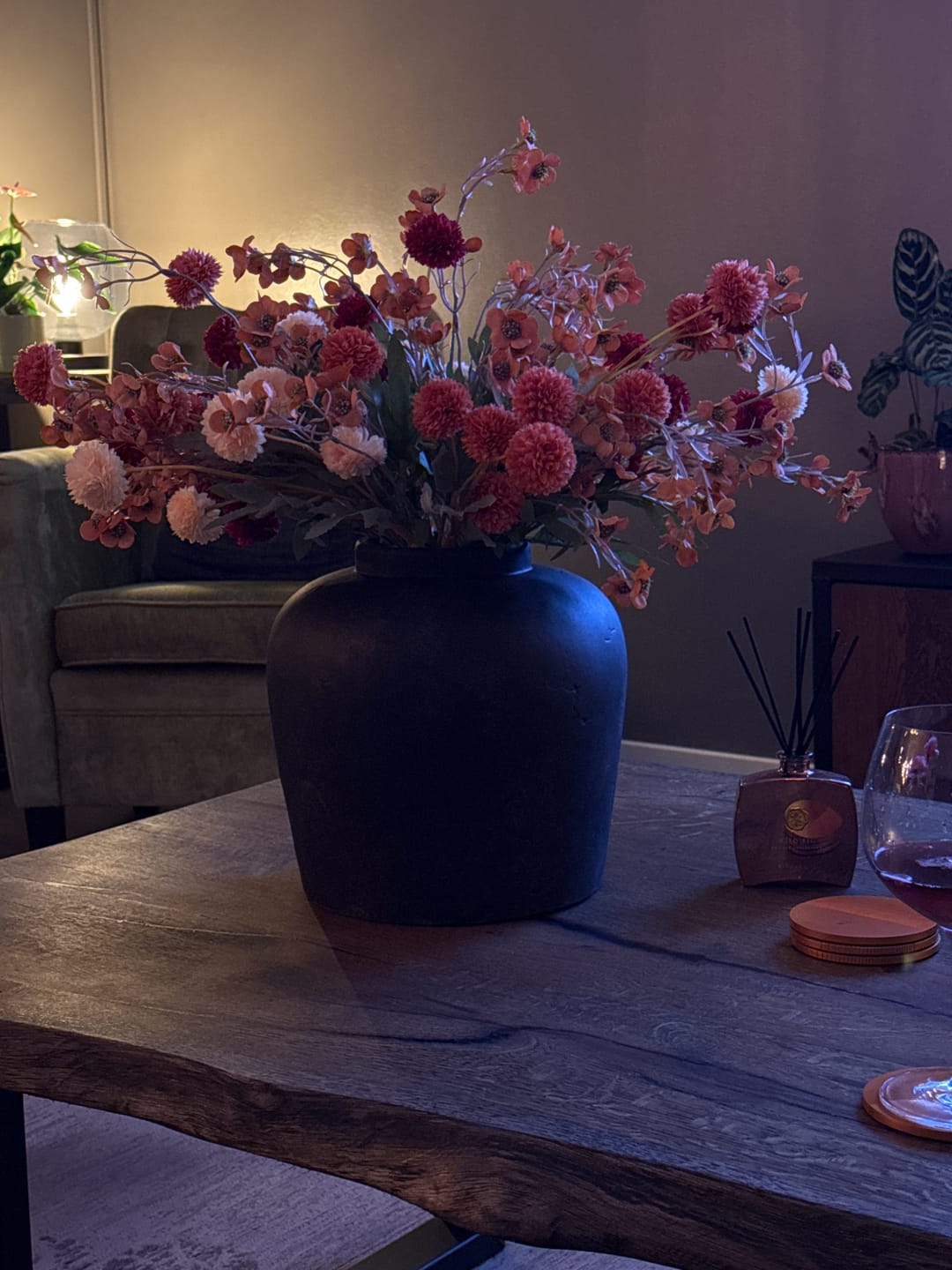 Customer photo review of Elara vaas - Donkerbruin