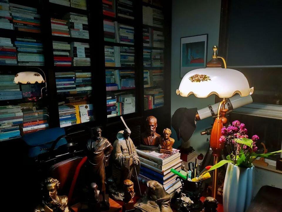 Customer photo review of Floral Glass Shade Floor Lamp, Wood Base, Metal Frame, 162 cm