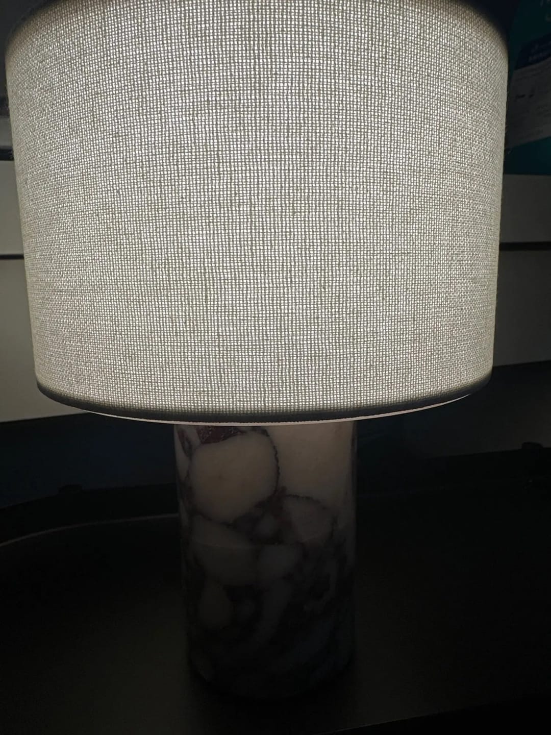 Customer photo review of Lampe de Chevet Sans Fil Tactile en Marbre ou Travertin, Rechargeable avec Variateur et Abat-Jour en Tissu - Isaure