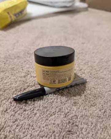 Customer photo review of BeeVita crema para bienestar articular en rodillas, codos y hombros.