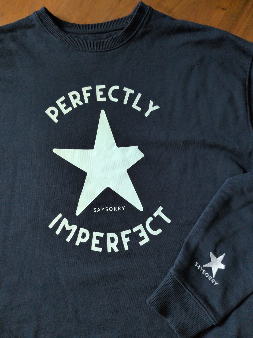 Customer photo review of 100% organic Sweater »Perfectly Imperfect« hochwertig am Ärmel bestickt
