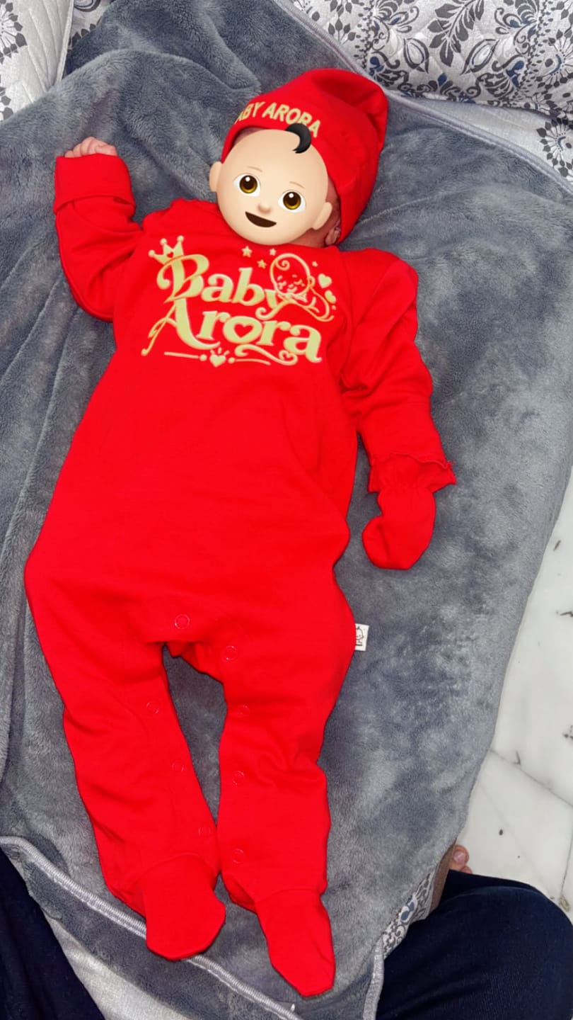 Customer photo review of BabyGarg- Surname Personalized Full Sleeve Gift Set - Newborn