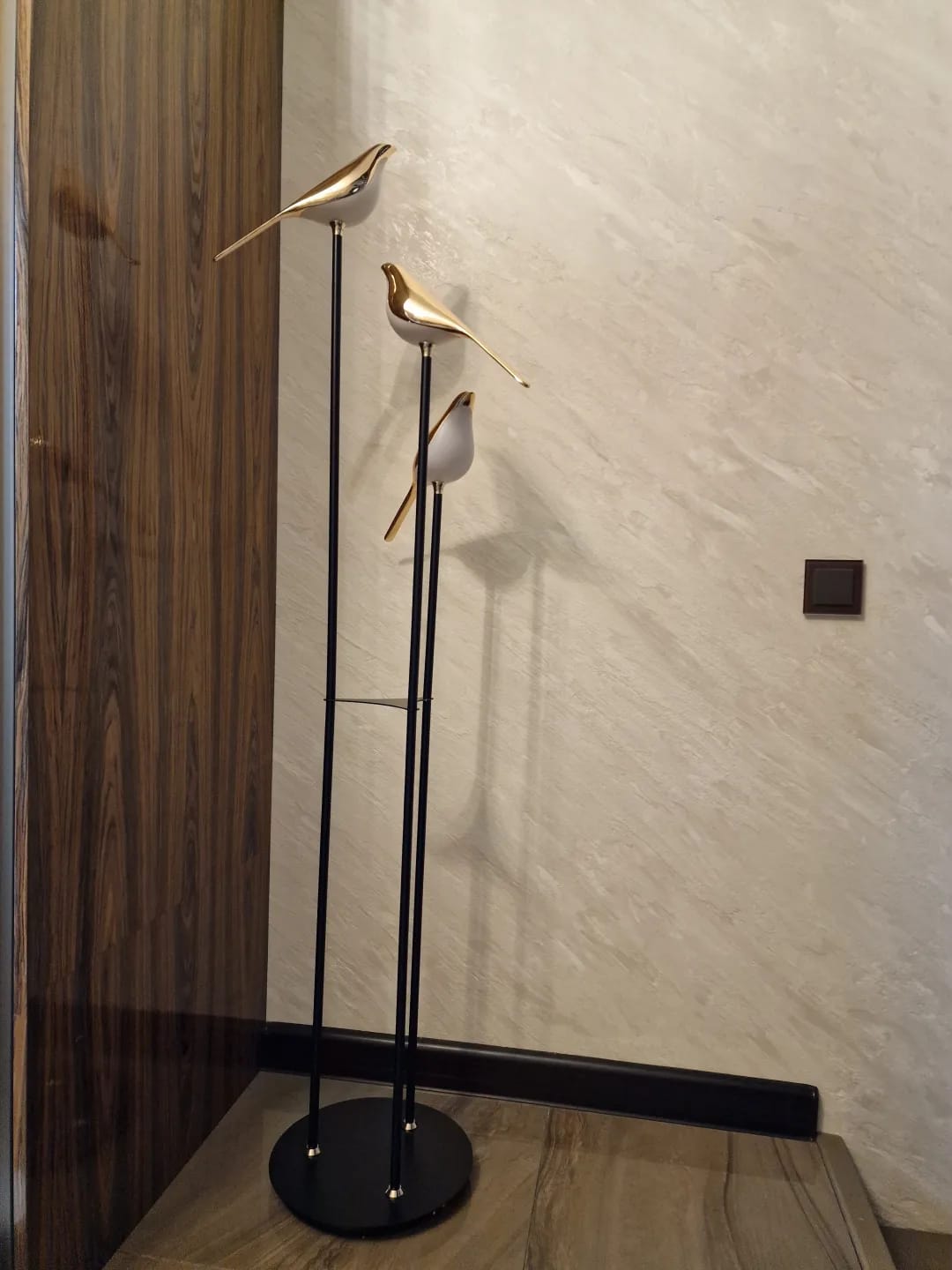 Customer photo review of Bird Floor Lamp, 3 Gold Birds on Black Stems, LED, 153 cm