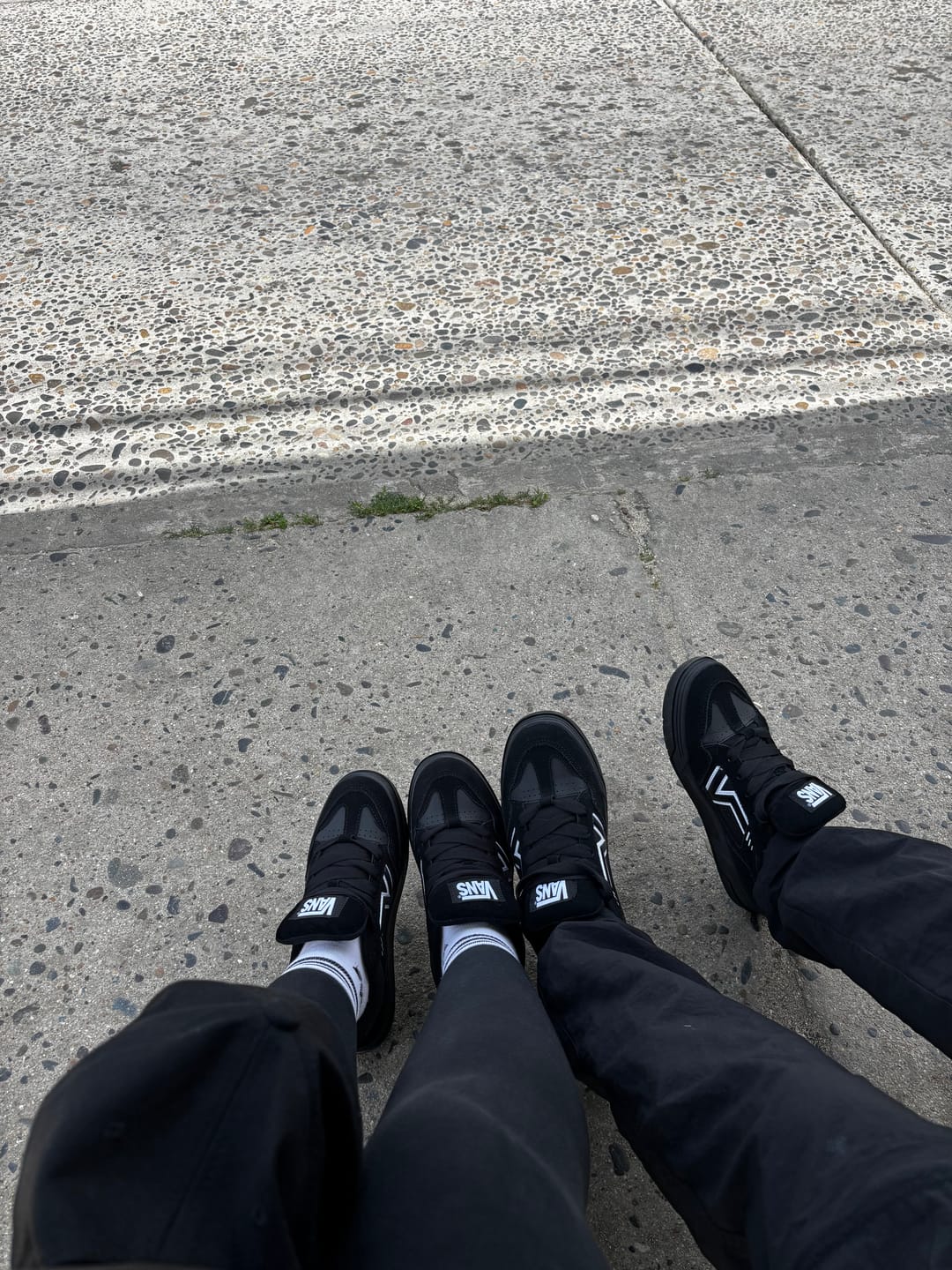 Customer photo review of Zapatilla Vans Upland Unisex Negro