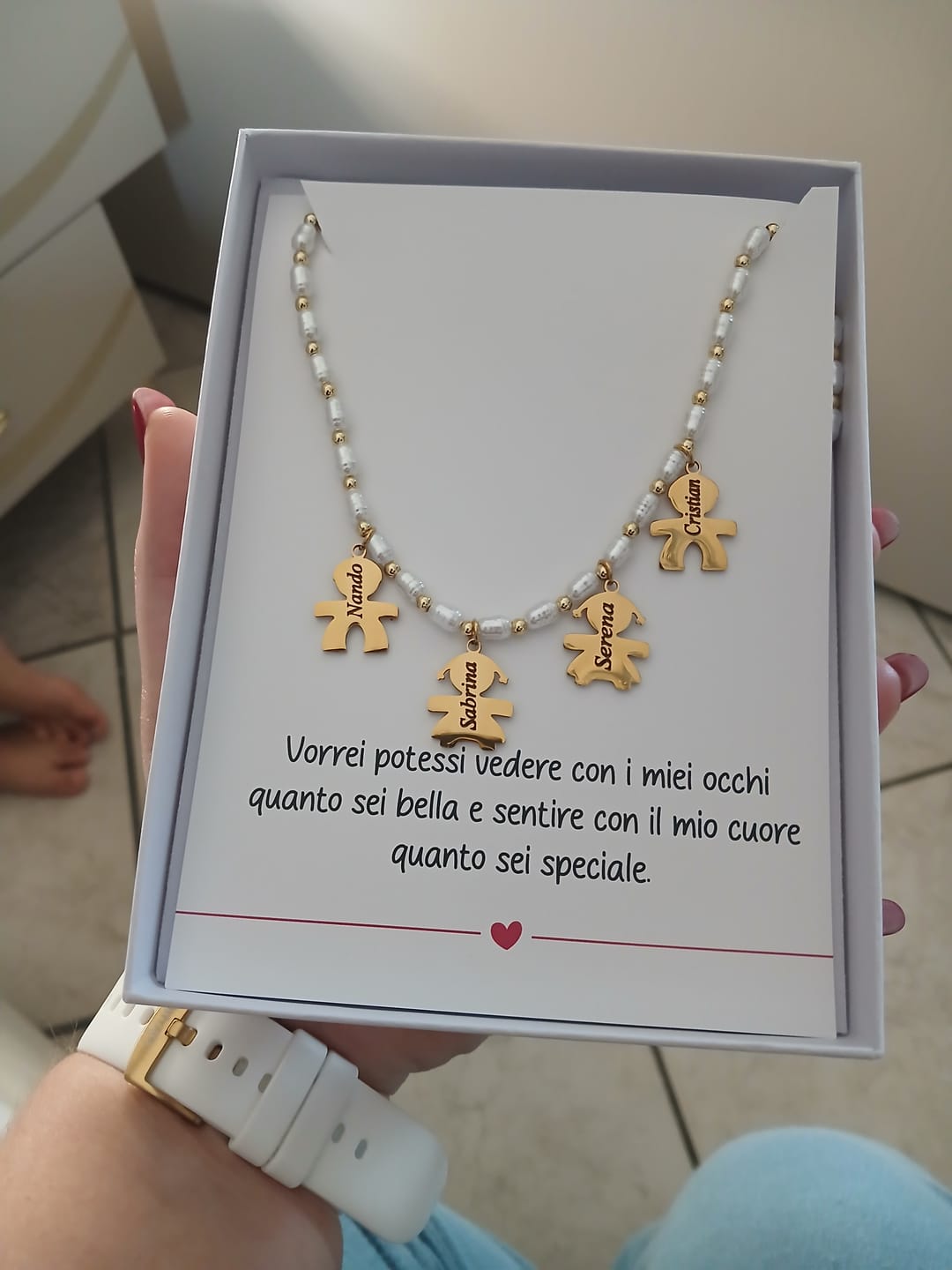 Customer photo review of Girocollo perline con bambini e incisione