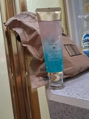 Customer photo review of Niacinamide Whitening Toothpaste