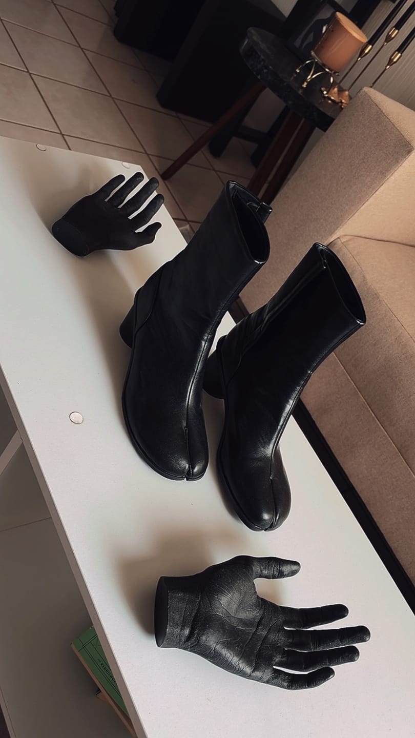 Customer photo review of Camila - Botines Tabi con tacón