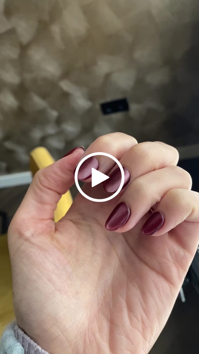 Customer video review of Berry Cat Eye Press On Nails – Handmade Magnetic Velvet – 4 Colors