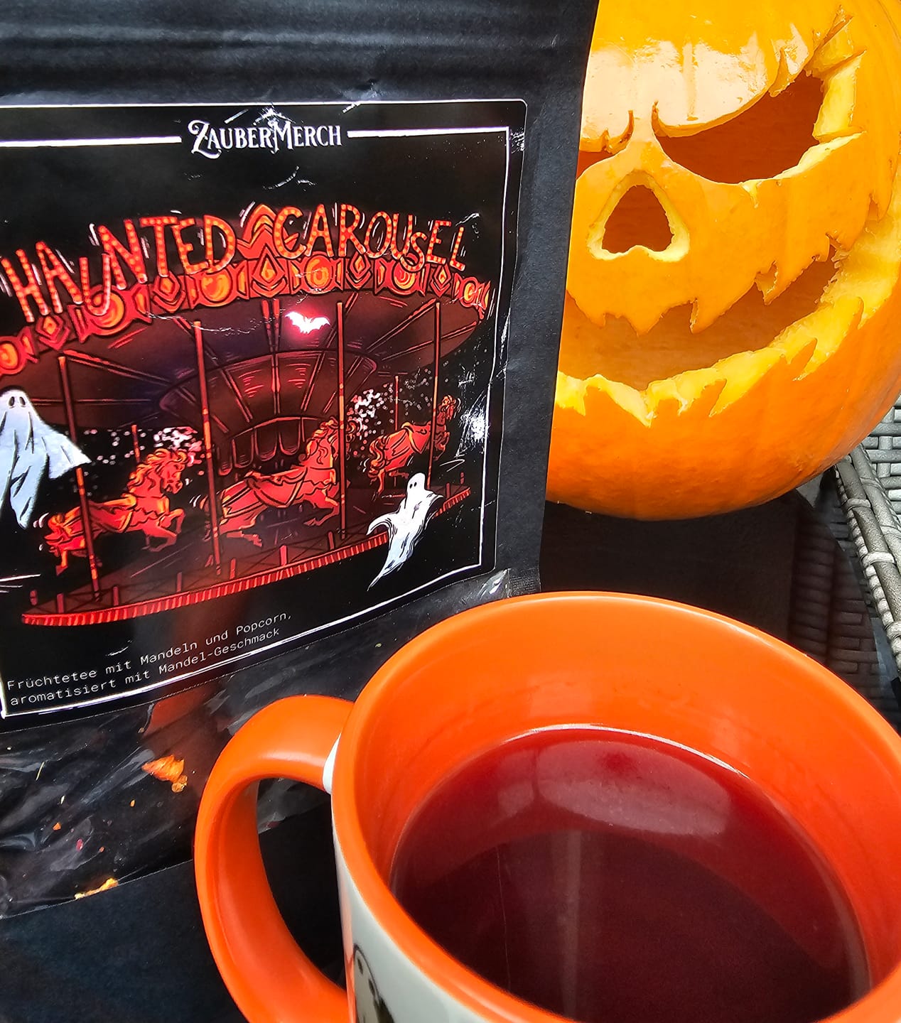 Customer photo review of Haunted Carousel – Früchtetee mit Mandel & Popcorn | Halloween Tee