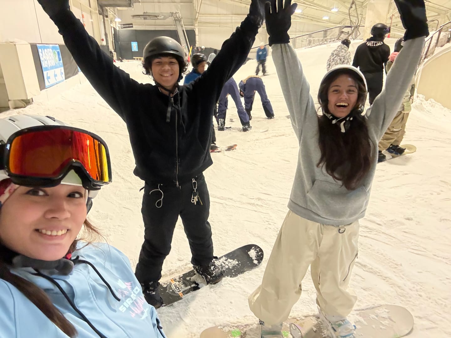 Customer photo review of Women's Off White Lightweight Breathable Baggy Snow Pants