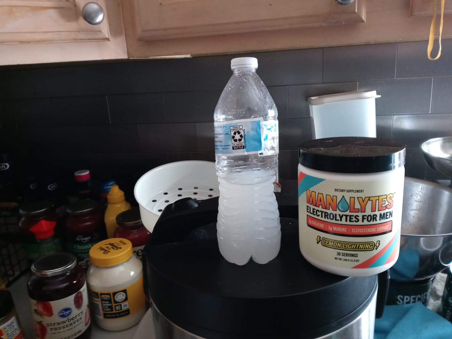 Customer photo review of Manolytes Daily Electrolytes