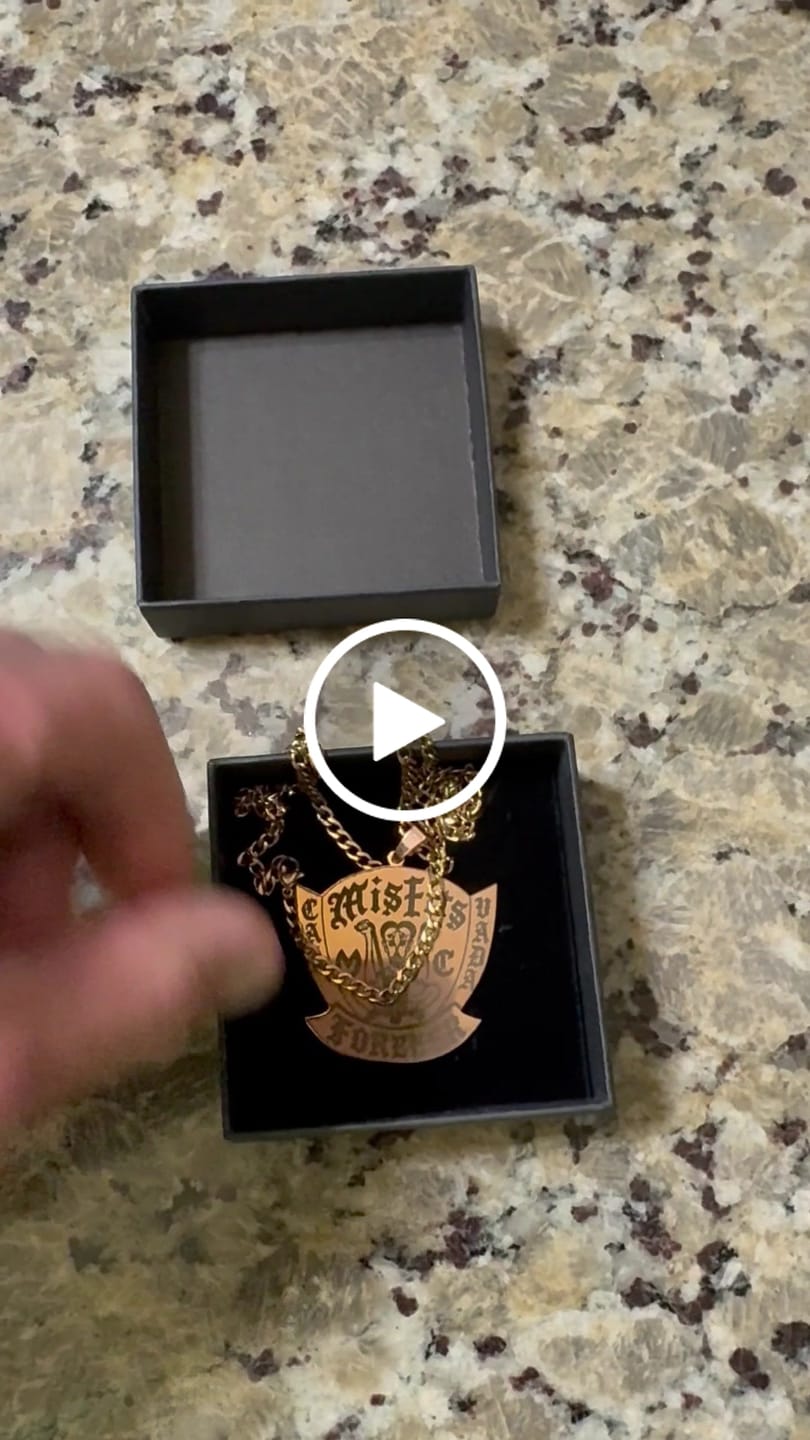 Customer video review of Custom Photo Engraved Pendant Necklace